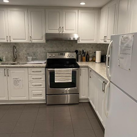 Yonge And Finch Subway !U Spacious & Cozy Private Bdr With Shared Bathroom Toronto Luaran gambar
